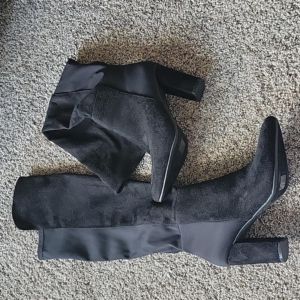 Knee high Black heeled boots